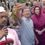 দেশ যখন বন্যার পানিতে তলিয়ে যাচ্ছে প্রধানমন্ত্রী তখন সেলফি তোলায় ব্যস্ত - Chief TV