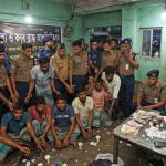 জুয়া খেলার আসরে পুলিশের অভিযান, ১০ জুয়াড়ি আটক - Chief TV